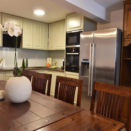 Apartament Mandika